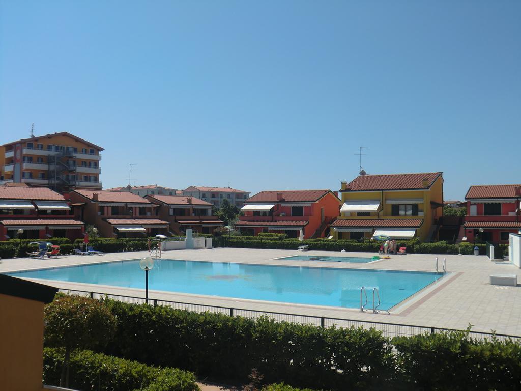 Residence Villaggio Dei Fiori Con Piscina E Posto Spiaggia Incluso 卡奥莱 客房 照片