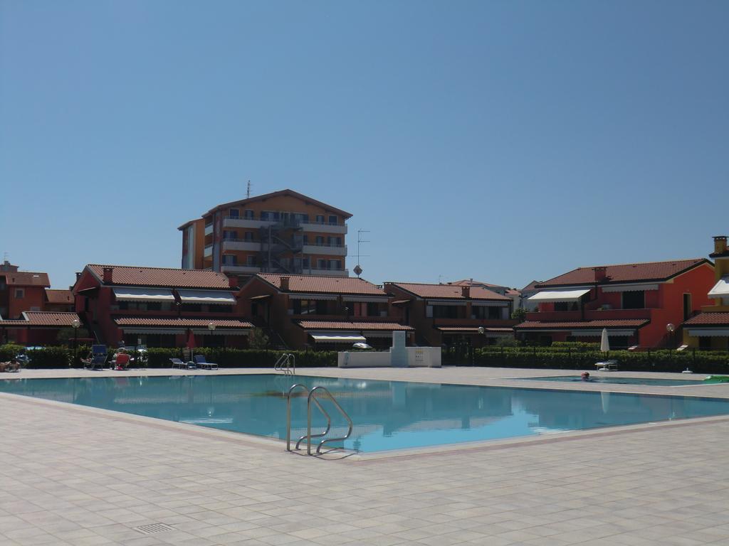 Residence Villaggio Dei Fiori Con Piscina E Posto Spiaggia Incluso 卡奥莱 客房 照片
