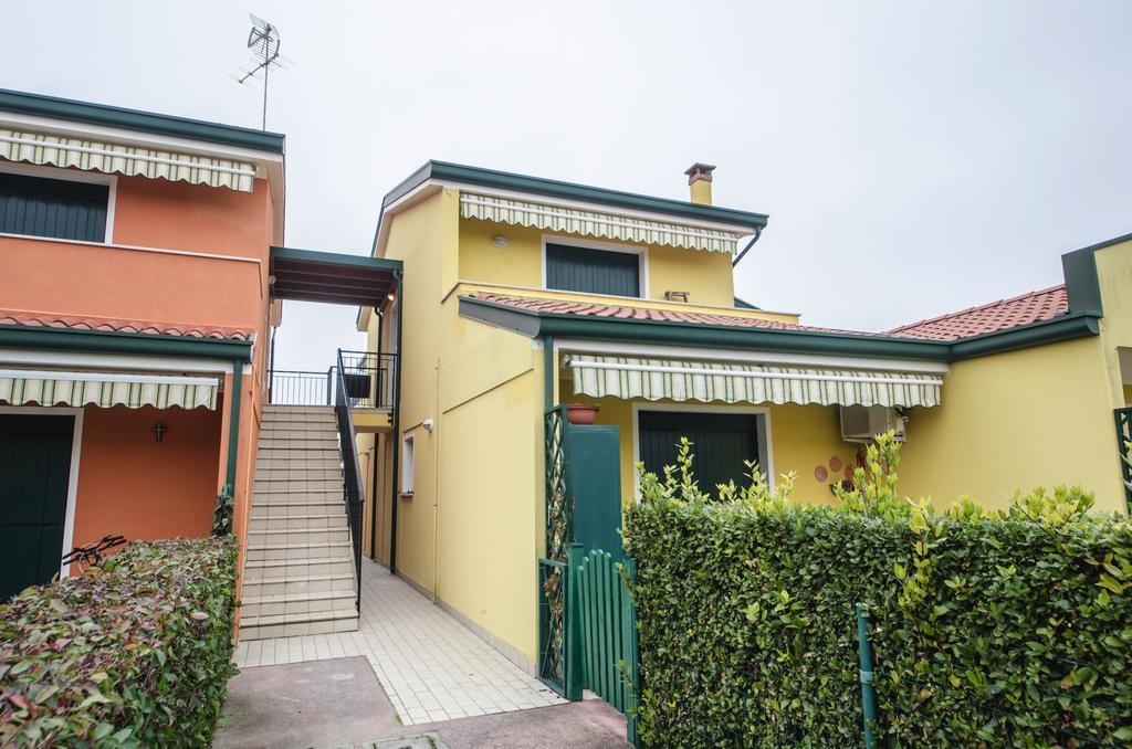 Residence Villaggio Dei Fiori Con Piscina E Posto Spiaggia Incluso 卡奥莱 客房 照片