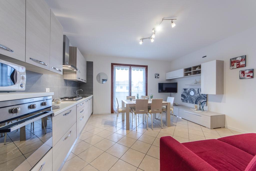 Residence Villaggio Dei Fiori Con Piscina E Posto Spiaggia Incluso 卡奥莱 客房 照片