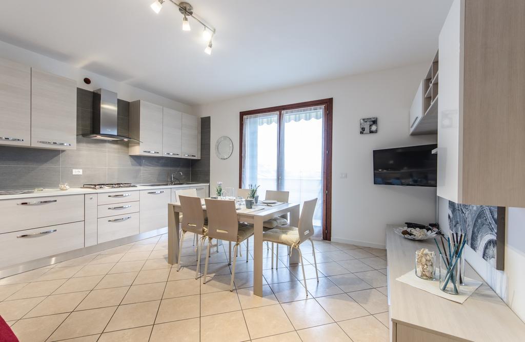 Residence Villaggio Dei Fiori Con Piscina E Posto Spiaggia Incluso 卡奥莱 客房 照片